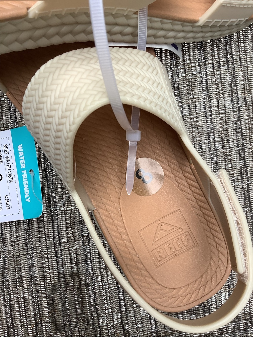 NWT REEF Ridiculously Comfortable Water Vista Friendly Sandals Platform Velcro 8 - Picture 7 of 8